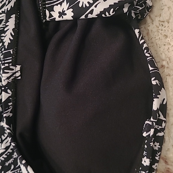 NWT Crown & Ivy Plus Swimsuit 1X - Picture 9 of 9